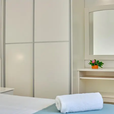Beachside Acharavi Corfu Apartamento *