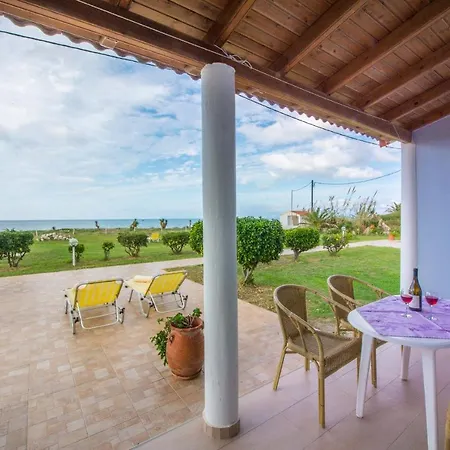 Beachside Acharavi Corfu أخارافي