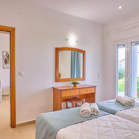 Beachside Acharavi Corfu 아파트 *